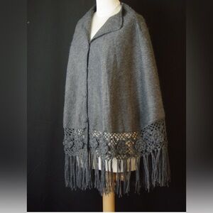 Alpaca Gray Shawl Poncho Wrap Fringe crochet One Size Portugal